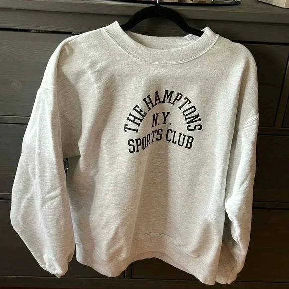 Firstport Hampton NY Sports Club Gray Sweatshirt - Picture 1 of 4